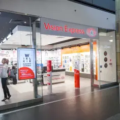 W salonie Vision Express można zbadać wzrok i dowiedzieć się, jak długo czeka się na okulary.
