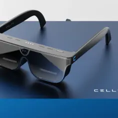 Nowoczesne okulary Cellico, które mogą pomóc osobom zmagającym się ze zwyrodnieniem plamki żółtej, prezentują się elegancko na niebieskim tle.