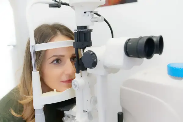 Ile czeka się na okulistę NFZ? Sprawdź i przyspiesz wizytę!